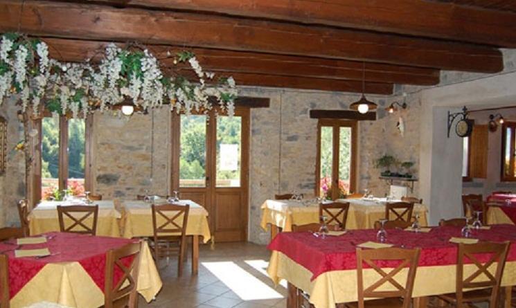 Spino Fiorito Stay Casola in Lunigiana ภายนอก รูปภาพ